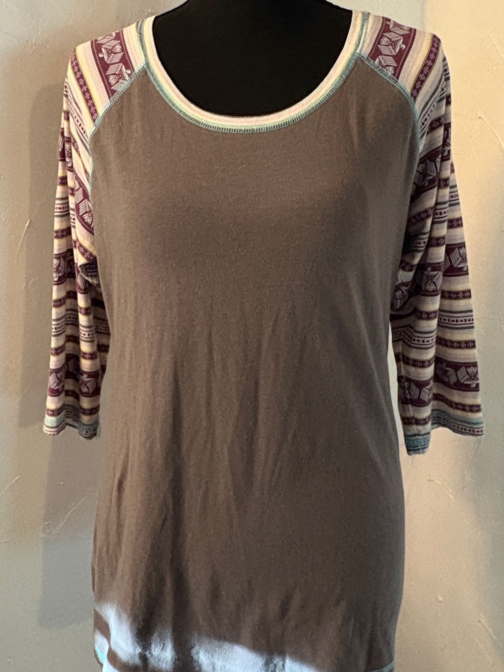 Patterned Sleeve Raglan Long Sleeve Tee - Gray and Purple